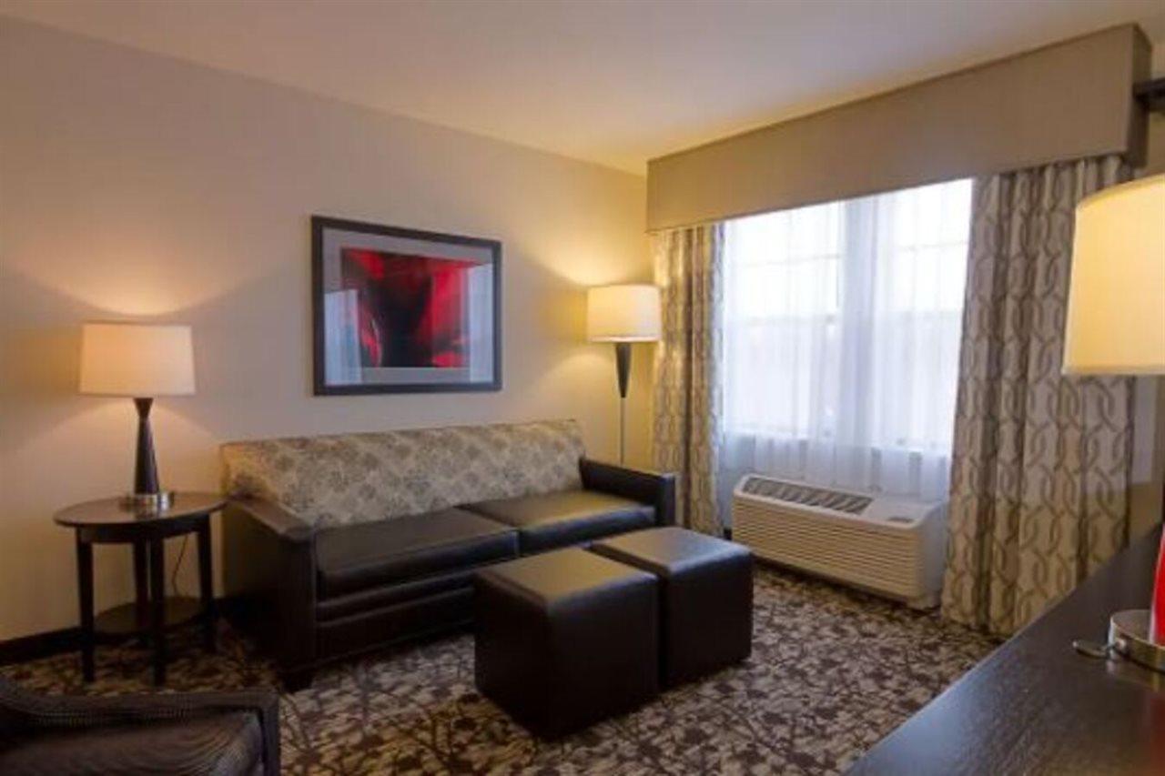 Hampton Inn And Suites Roanoke Airport/Valley View Mall Экстерьер фото