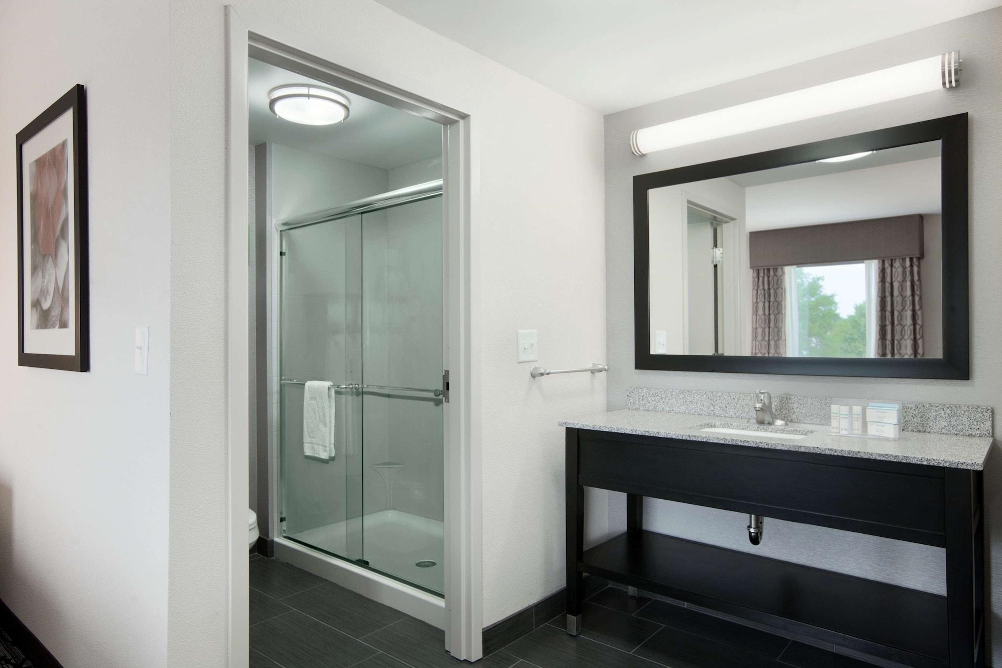 Hampton Inn And Suites Roanoke Airport/Valley View Mall Экстерьер фото