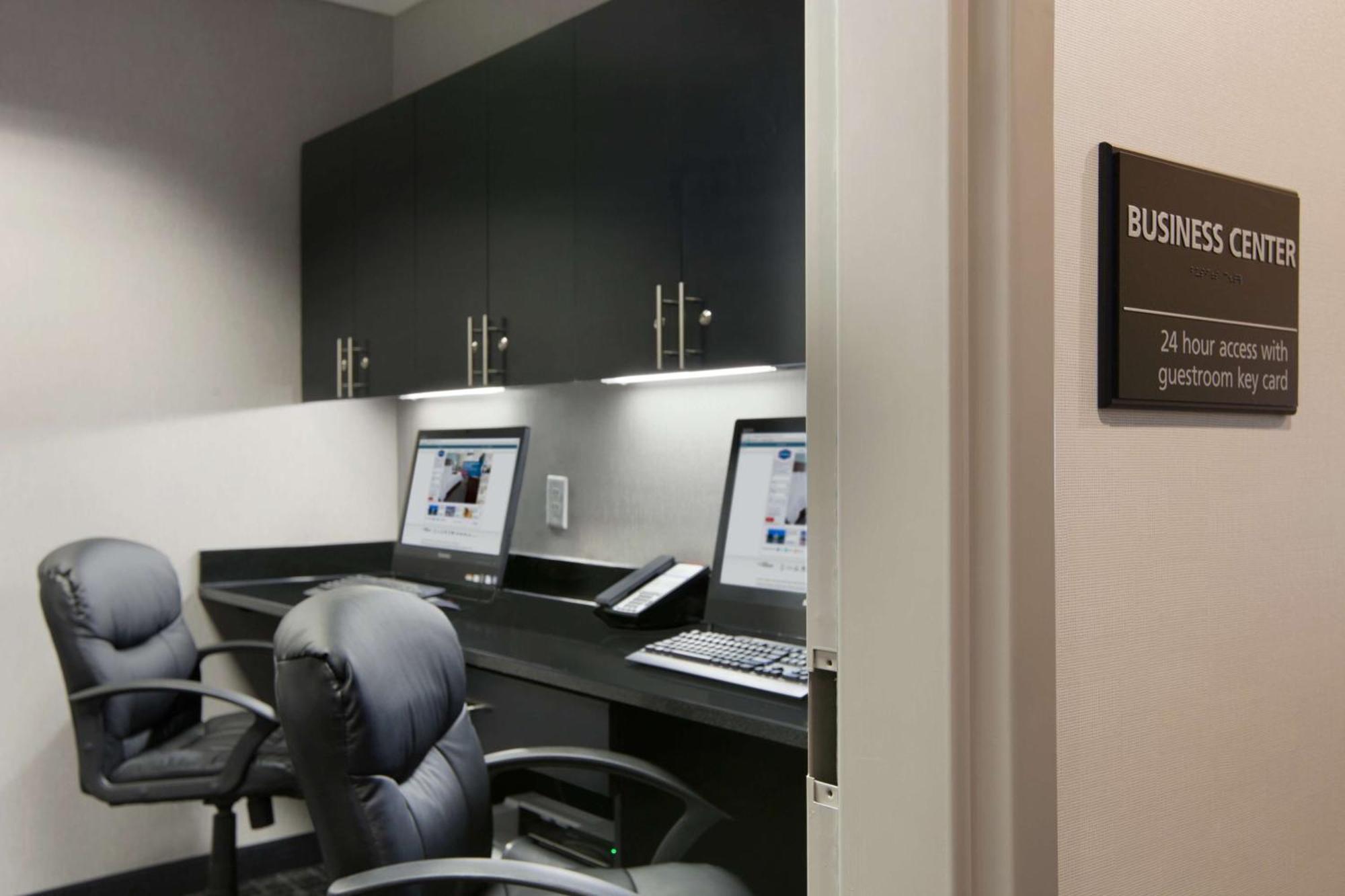 Hampton Inn And Suites Roanoke Airport/Valley View Mall Экстерьер фото