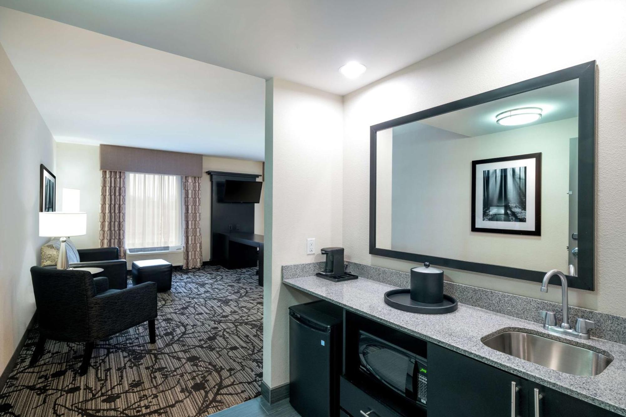 Hampton Inn And Suites Roanoke Airport/Valley View Mall Экстерьер фото
