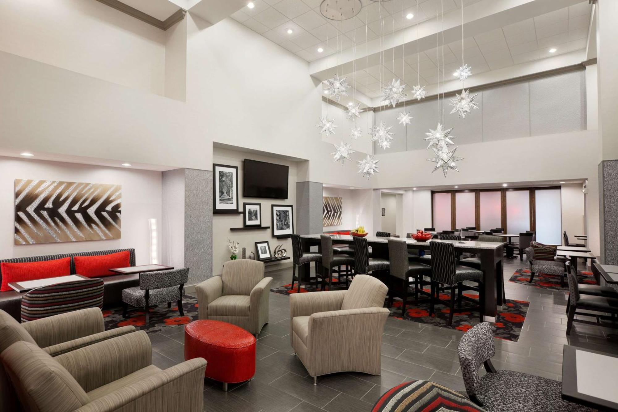 Hampton Inn And Suites Roanoke Airport/Valley View Mall Экстерьер фото